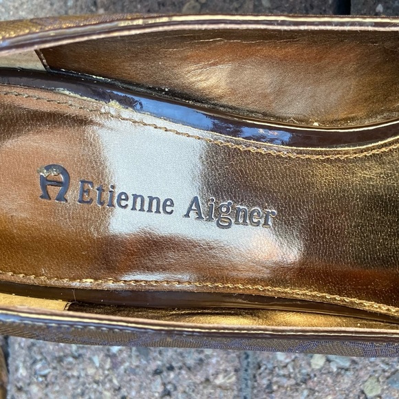 Etienne Aigner print brown women bow front peekaboo wedge heels. Size 7.5. Used - Picture 4 of 8